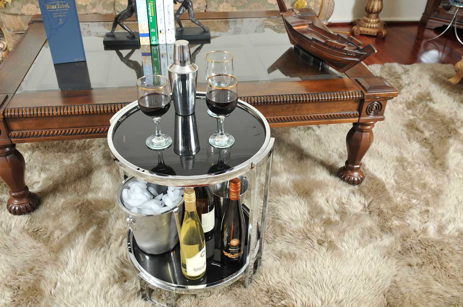 18.75inches x 19inches x 22inches Chrome Round  End Table