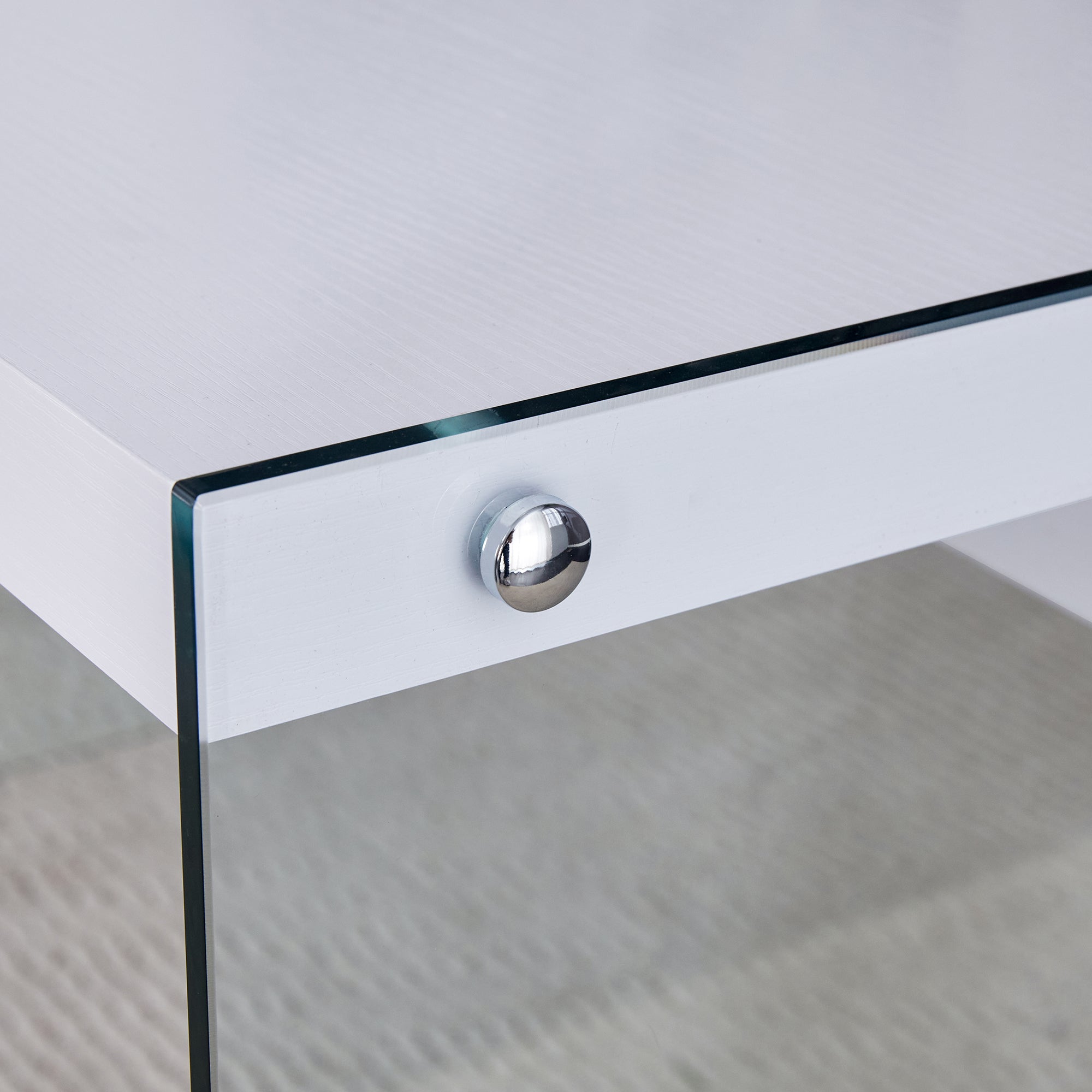 The top of the coffee table is made of MDF and white stickers, and the Sangria Beech